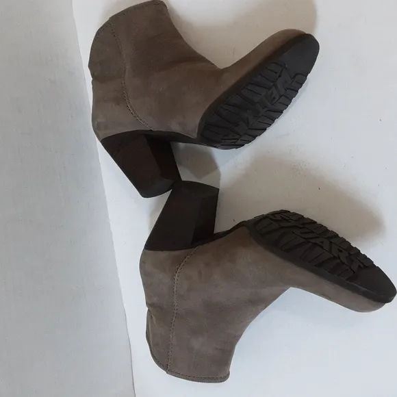 Stuart weitzman western leather ankle boots women’s size 8M