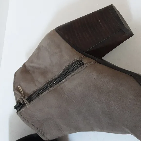 Stuart weitzman western leather ankle boots women’s size 8M