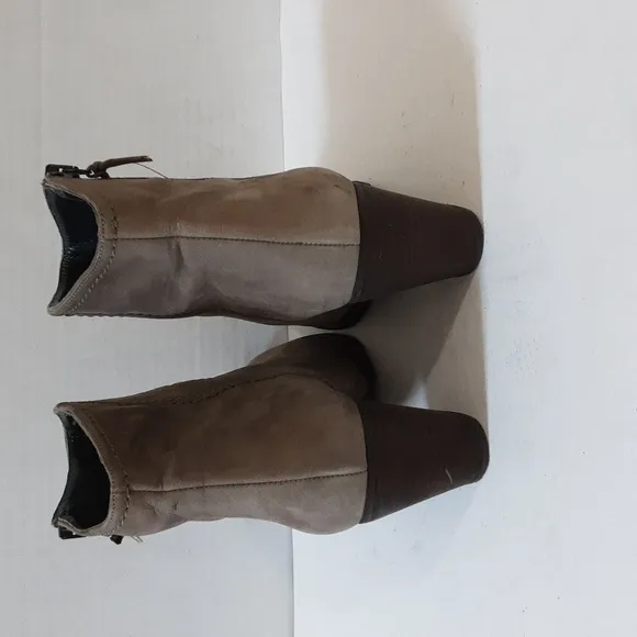 Stuart weitzman western leather ankle boots women’s size 8M