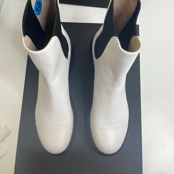 Stuart‎ Weitzman white pull on boots, chunky, white leather, platform, size 10,