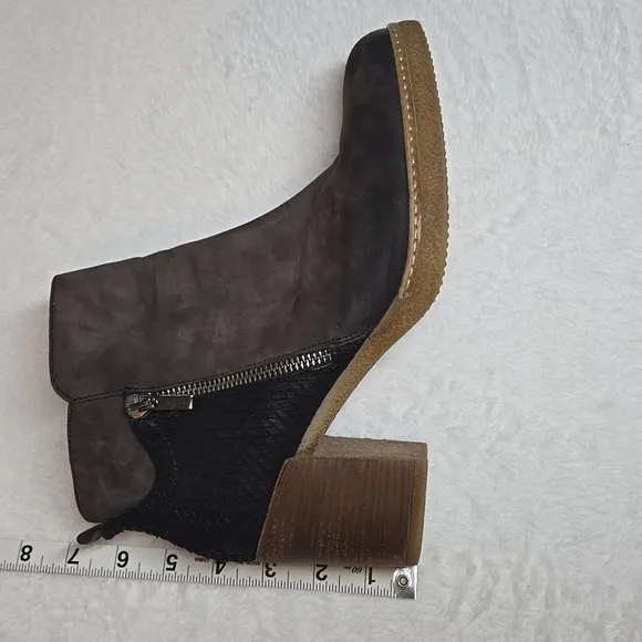 Sundance Cantabria Textured Leather Stacked Heel Boots Brown Women's 9/40