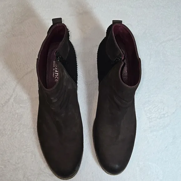 Sundance Cantabria Textured Leather Stacked Heel Boots Brown Women's 9/40