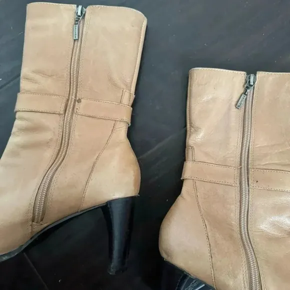Tan Y2K Leather Heeled Boots  western boho 7M