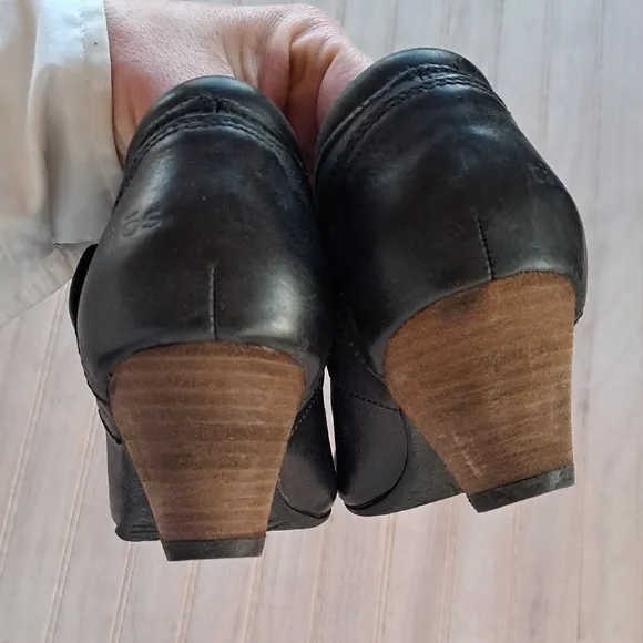 Taos Footwear Angel Comfort Black Leather Mary Janes Heel Pumps Velcro Strap