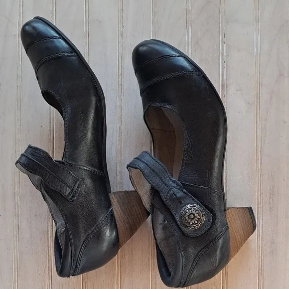 Taos Footwear Angel Comfort Black Leather Mary Janes Heel Pumps Velcro Strap