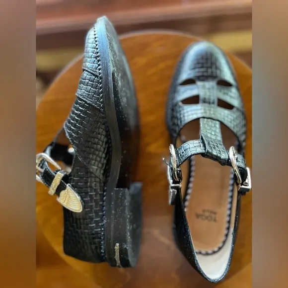 TOGA ARCHIVES Sandals Buckled Leather Black Size 7