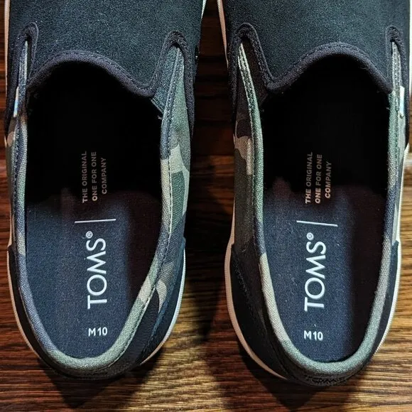 TOMS 10M baja black and camo shoes NWOT