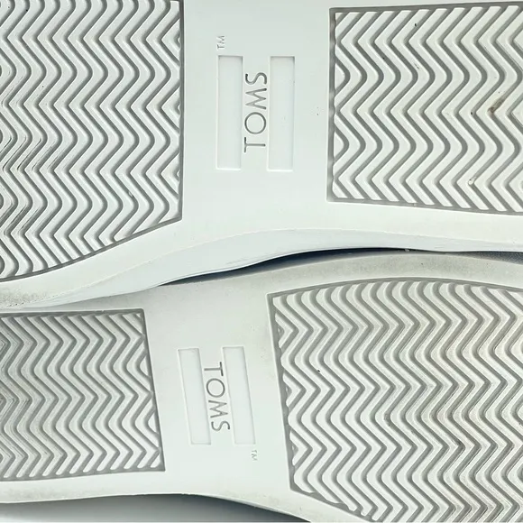 TOMS Bryce Slip On Sneakers | Gray Suede | Mid-Top Shoes Booties W 8