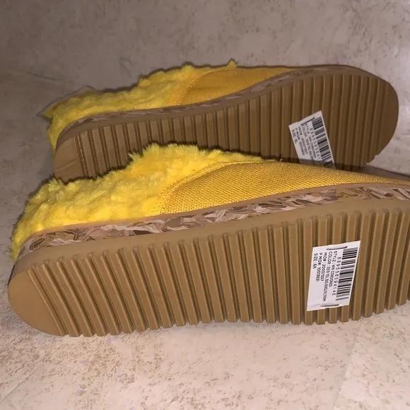 Toms Limited Edition Rare Yellow Big Bird Sesame Street Sneakers Size 6