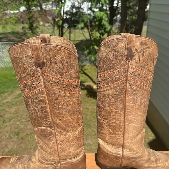 Tony Lama Oak Vaquero VF 3043 Cowboy Tooled Boots