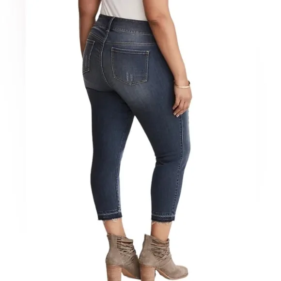Torrid Denim Skinny High Waisted Jeggings size 24