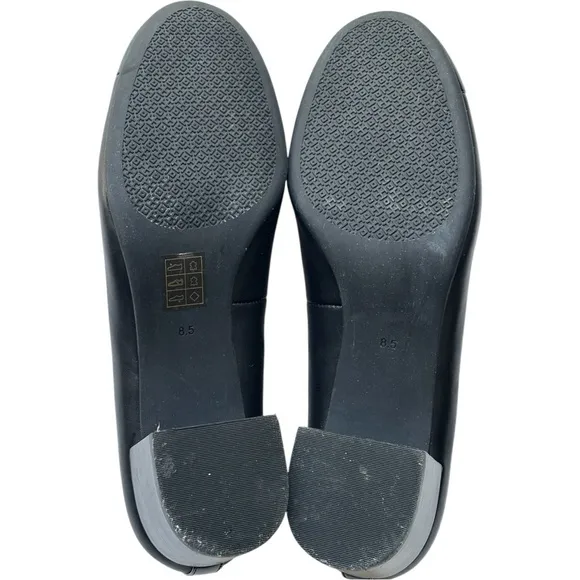 Tory Burch Black Everly Cap Toe pump style shoe with 2” block heel | 8.5