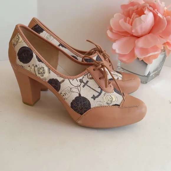TWS Camper pink leather and canvas retro style heels with laces