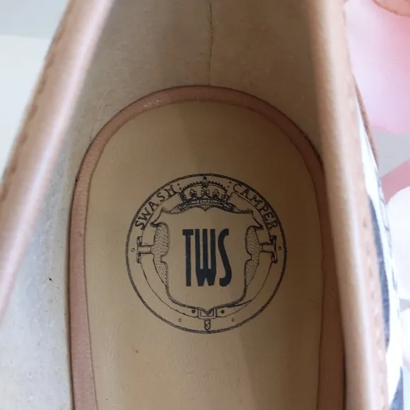 TWS Camper pink leather and canvas retro style heels with laces
