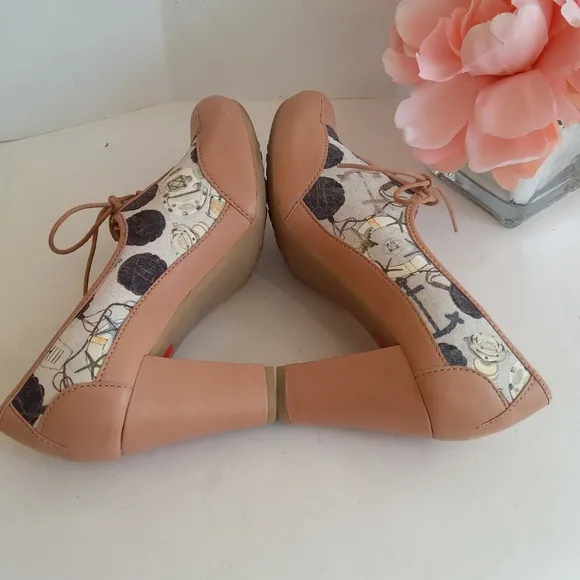 TWS Camper pink leather and canvas retro style heels with laces
