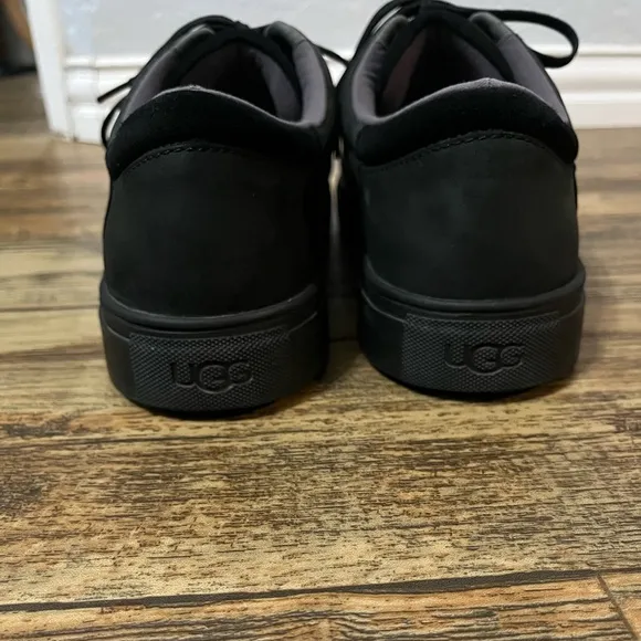 UGG Black Sneakers Low-Top Design