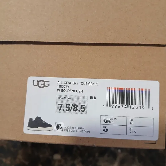 UGG GoldencushComfort/Lifestyle Athletic/Chunky Shoes Size 8.5 for Women