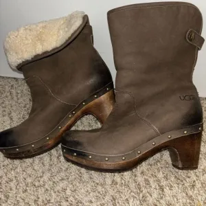 Ugg Lynnea Clog Ankle Boots sz 5 Shearling‎ Studded Wood Heel Two Tone Boho Gorp