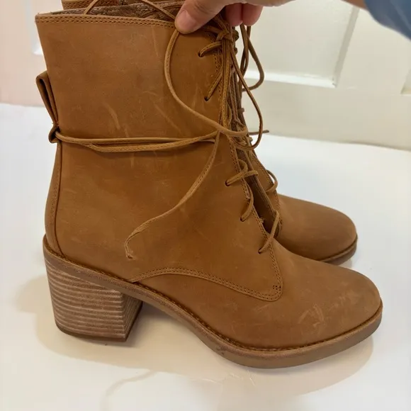 UGG Oriana Boots Brown Tan Nubuck Lace Up Zip Boho Block Heel Bootie Sz 8