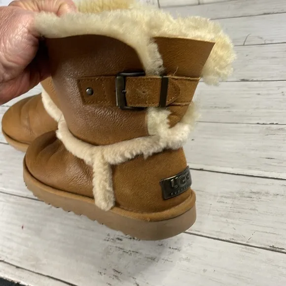 UGG Vintage Chestnut Airhart Boots