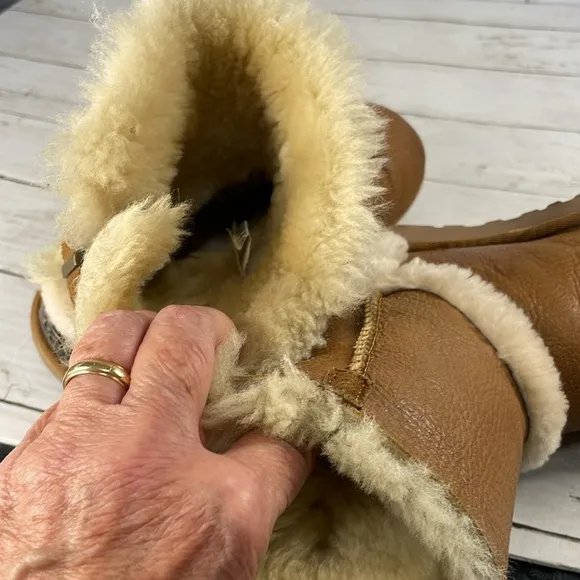 UGG Vintage Chestnut Airhart Boots