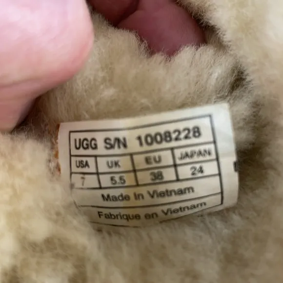 UGG Vintage Chestnut Airhart Boots