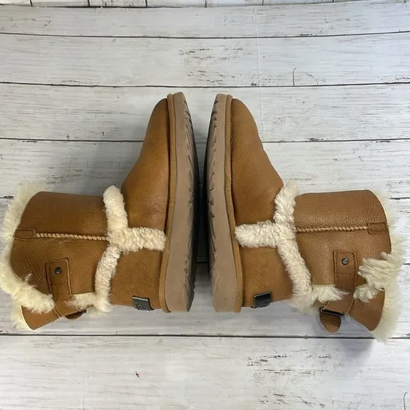 UGG Vintage Chestnut Airhart Boots
