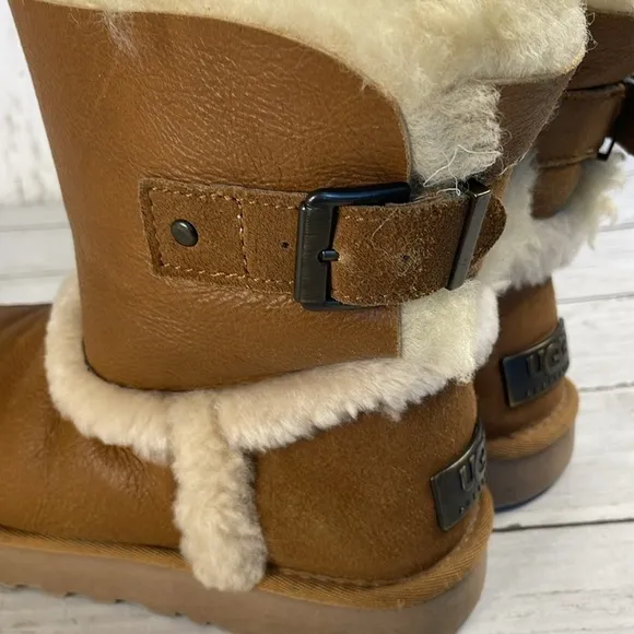 UGG Vintage Chestnut Airhart Boots