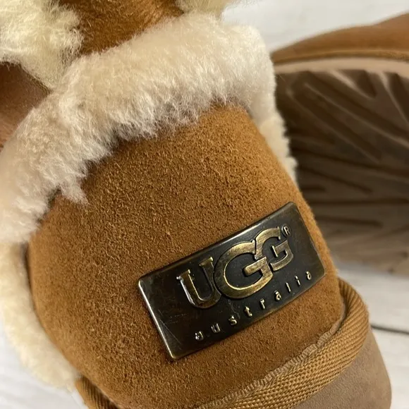 UGG Vintage Chestnut Airhart Boots