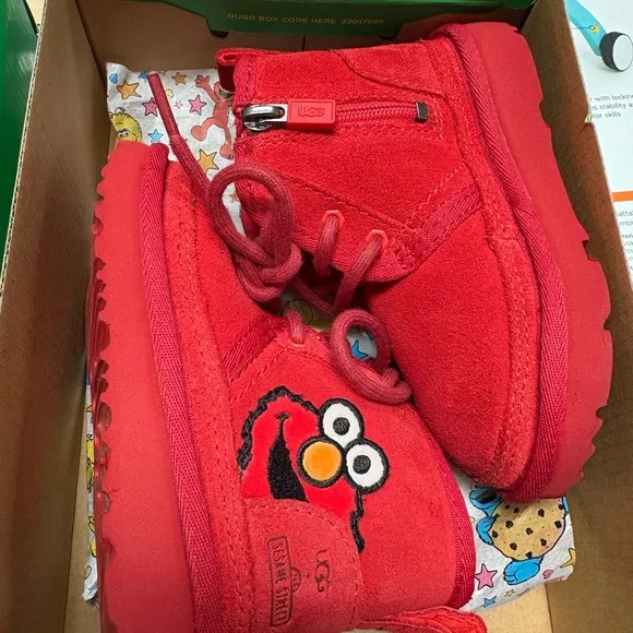 UGG x Sesame Street Kids Shoes - Blue and Red Elmo Cookie Monster boots size 8