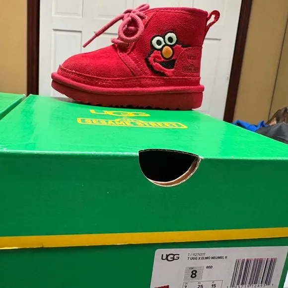 UGG x Sesame Street Kids Shoes - Blue and Red Elmo Cookie Monster boots size 8