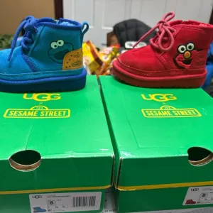 UGG x Sesame Street Kids Shoes - Blue and Red Elmo Cookie Monster boots size 8