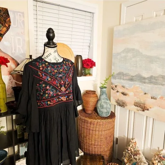 Umgee USA Rayon Blend Embroidered Babydoll Boho Dress. M fit