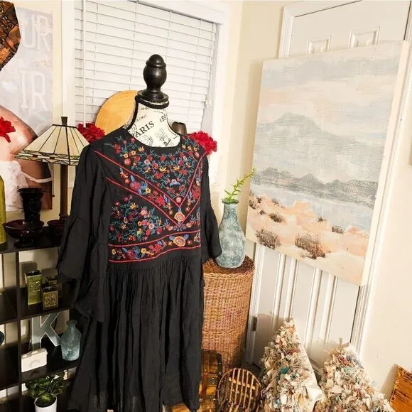 Umgee USA Rayon Blend Embroidered Babydoll Boho Dress. M fit