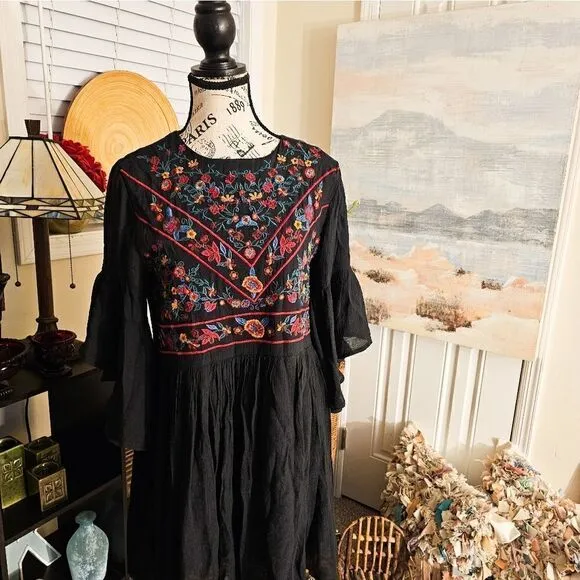 Umgee USA Rayon Blend Embroidered Babydoll Boho Dress. M fit