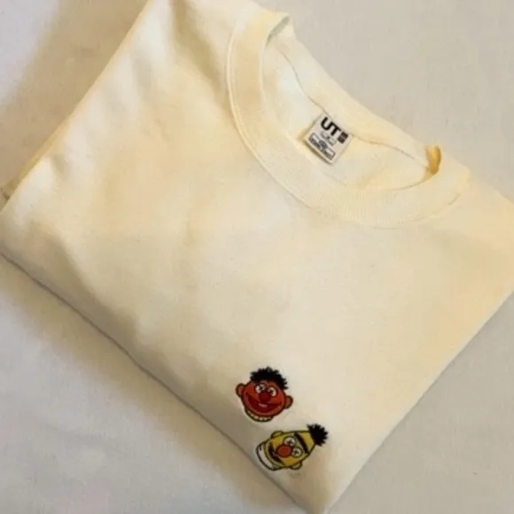 Uniqlo KAWS x Bert &amp; Ernie Sweatshirt Sz Medium​​​​​​​​​​​​​​​​​​​​​​​​​​