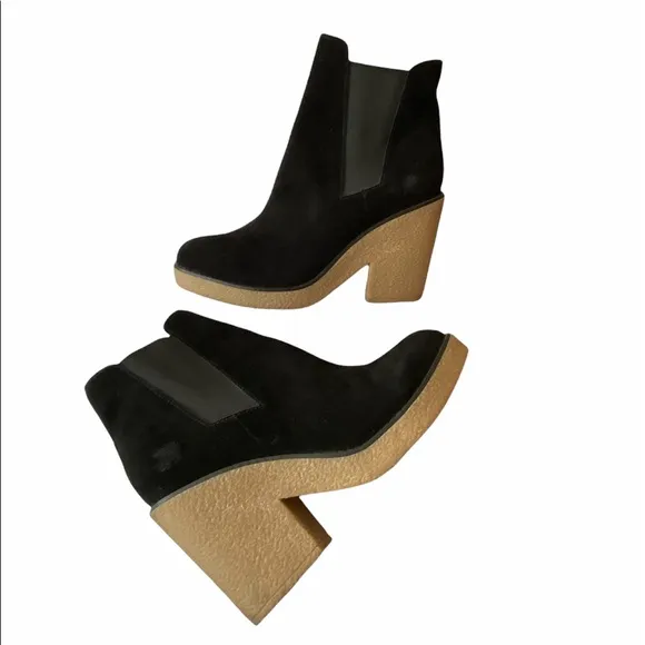 Urban Outfitters Posey Gumsole Classic Boots Boho Black Suede Upper Size 10M
