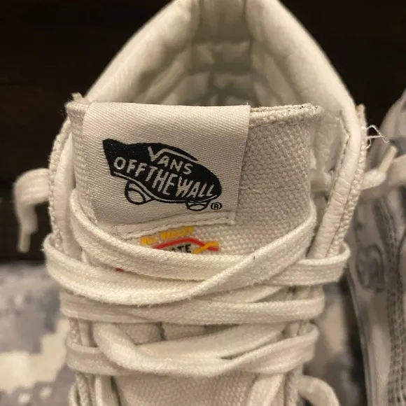 VANS COBRA KAI Sk8-Hi (True White/Multi) Skate Shoes Men’s Size‎ 6.5