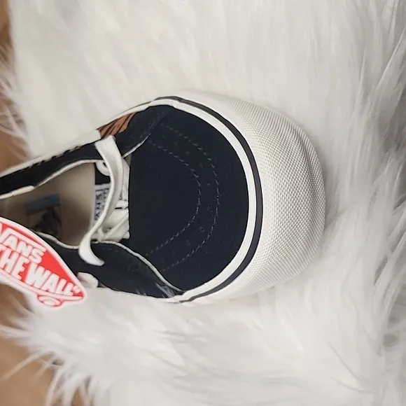 Vans Hi top 10.5 women sk8-hi 38 decons