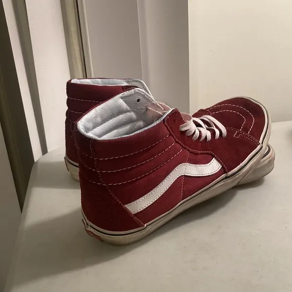 Vans off the Wall Skateboard Red Suede Leather Hitop Sneakers Men 9 Women 10.5