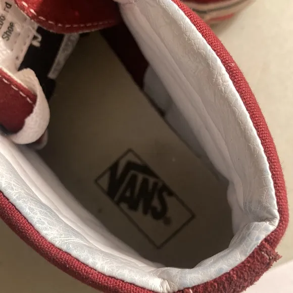 Vans off the Wall Skateboard Red Suede Leather Hitop Sneakers Men 9 Women 10.5