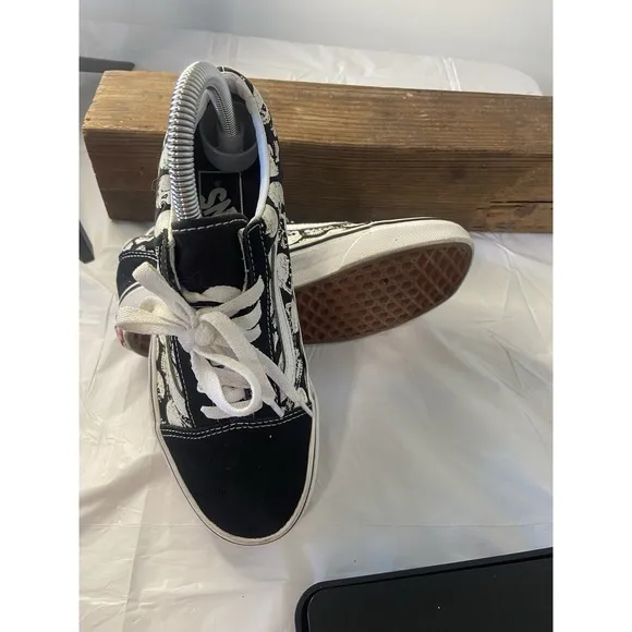 Van's Old Skool RARE Skull Black/White Skateboard Low Tops -Size M-5/W6.5-Cool