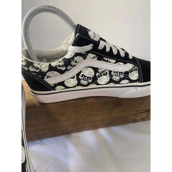Van's Old Skool RARE Skull Black/White Skateboard Low Tops -Size M-5/W6.5-Cool