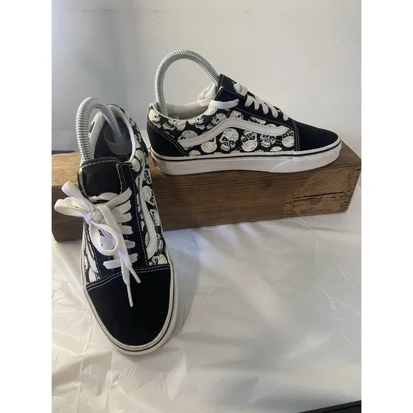 Van's Old Skool RARE Skull Black/White Skateboard Low Tops -Size M-5/W6.5-Cool
