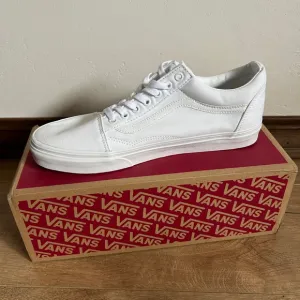 Vans Old Skool True White Sneakers