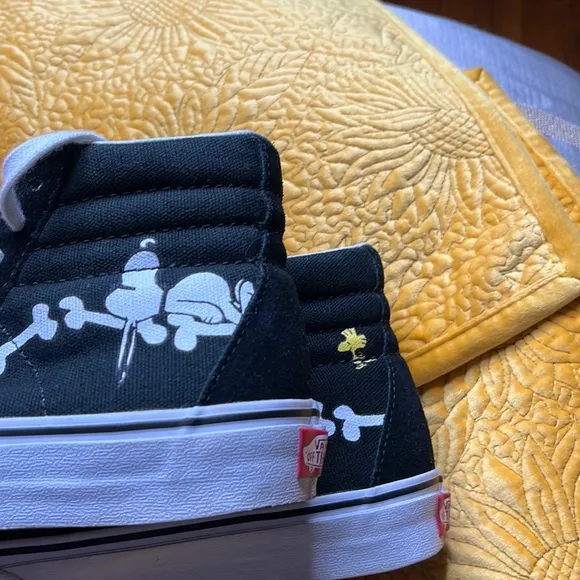 Vans Peanuts Snoopy with Woodstock hi top sneaker 2017
