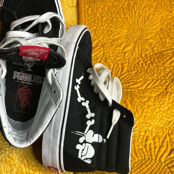 Vans Peanuts Snoopy with Woodstock hi top sneaker 2017