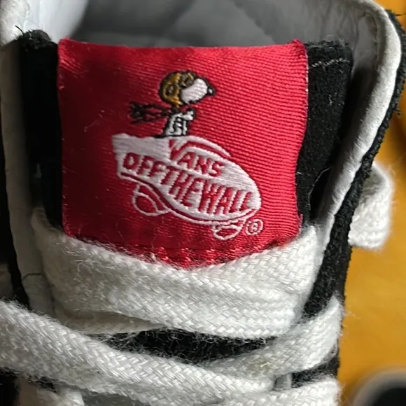 Vans Peanuts Snoopy with Woodstock hi top sneaker 2017