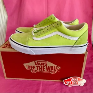 Vans Suede Old Skool Lime Green White SideStripe Shoe Sneaker Men 7.5 or Women 9