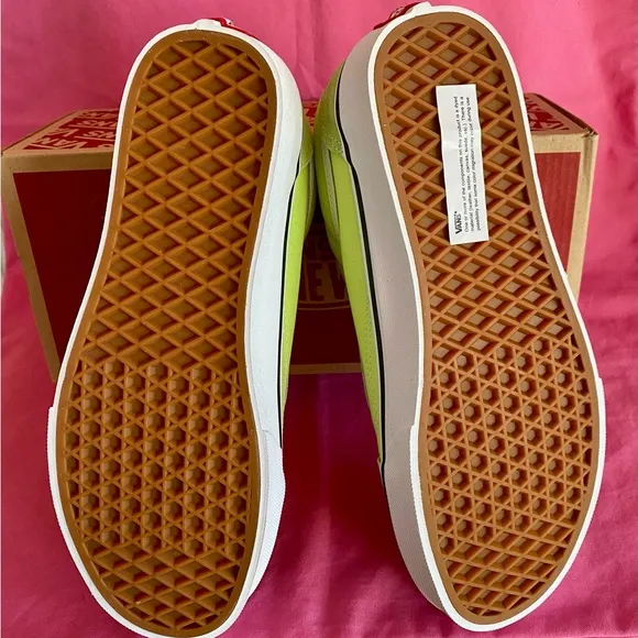 Vans Suede Old Skool Lime Green White SideStripe Shoe Sneaker Men 7.5 or Women 9